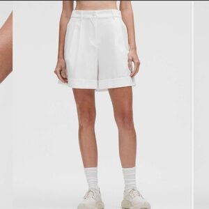 Lululemon LuluLinen High-Rise Short 6" White